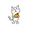 オレンジを持っている白い猫