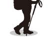ハイキングする男性