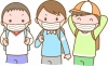 マスク着用で通学する小学生