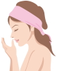 洗顔　スキンケアをする女性の横顔