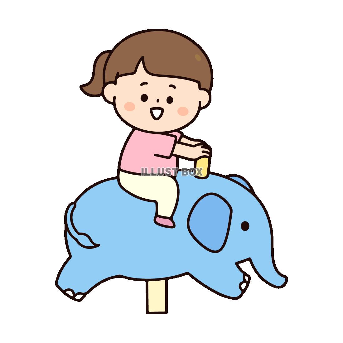 ぞうの遊具にのる女の子